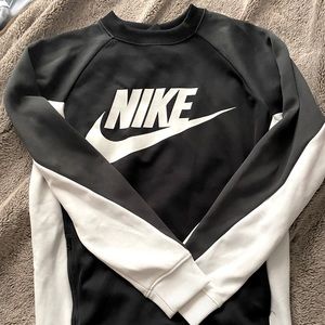 Unique Nike Crewneck Women’s XS